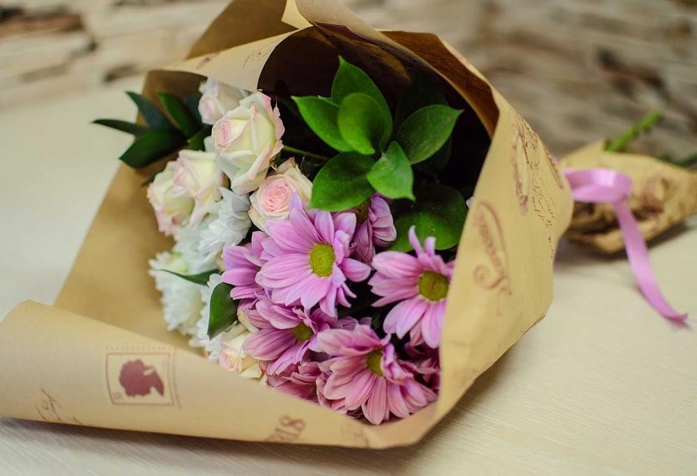 Букет цветов из: Розы и Хризантемы в Белая глина