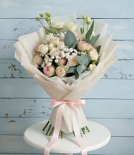 Букет цветов из:  Розы и Лизиантусы в Белая глина