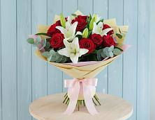 Букет цветов из:  Лилии и Розы в Белая глина