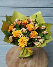 Букет цветов из:  Альстромерии и Розы в Белая глина