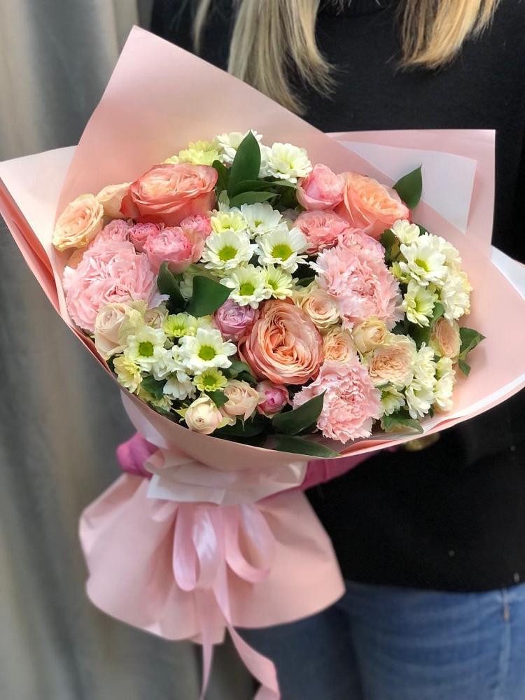 Букет цветов из: Гвоздики, Розы и Хризантемы в Белая глина