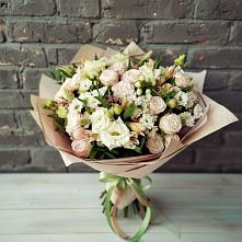Букет цветов из:  Альстромерии, Розы и Хризантемы в Белая глина