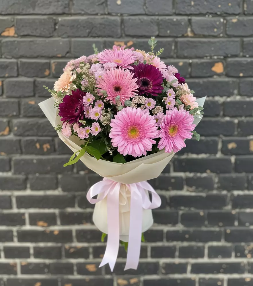 Букет цветов из: Герберы и Хризантемы в Белая глина