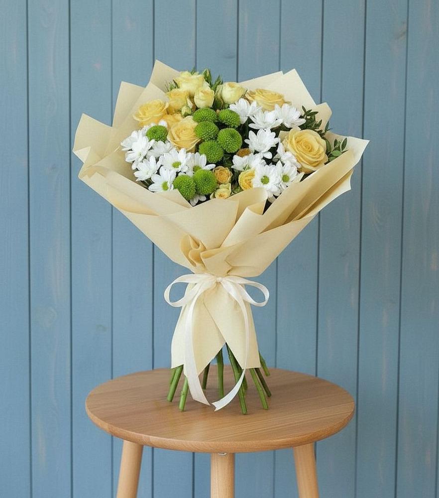 Букет цветов из: Хризантемы и Розы в Белая глина