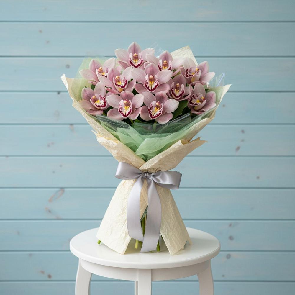 Букет цветов из: Орхидеи и Розы в Белая глина