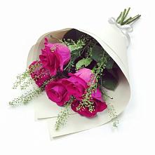 Букет цветов из:  Розы в Белая глина