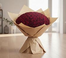 Букет 101 Красная роза в Белая глина