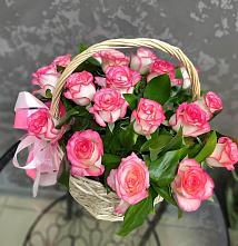 Цветочная композиция из Розы в корзине в Белая глина