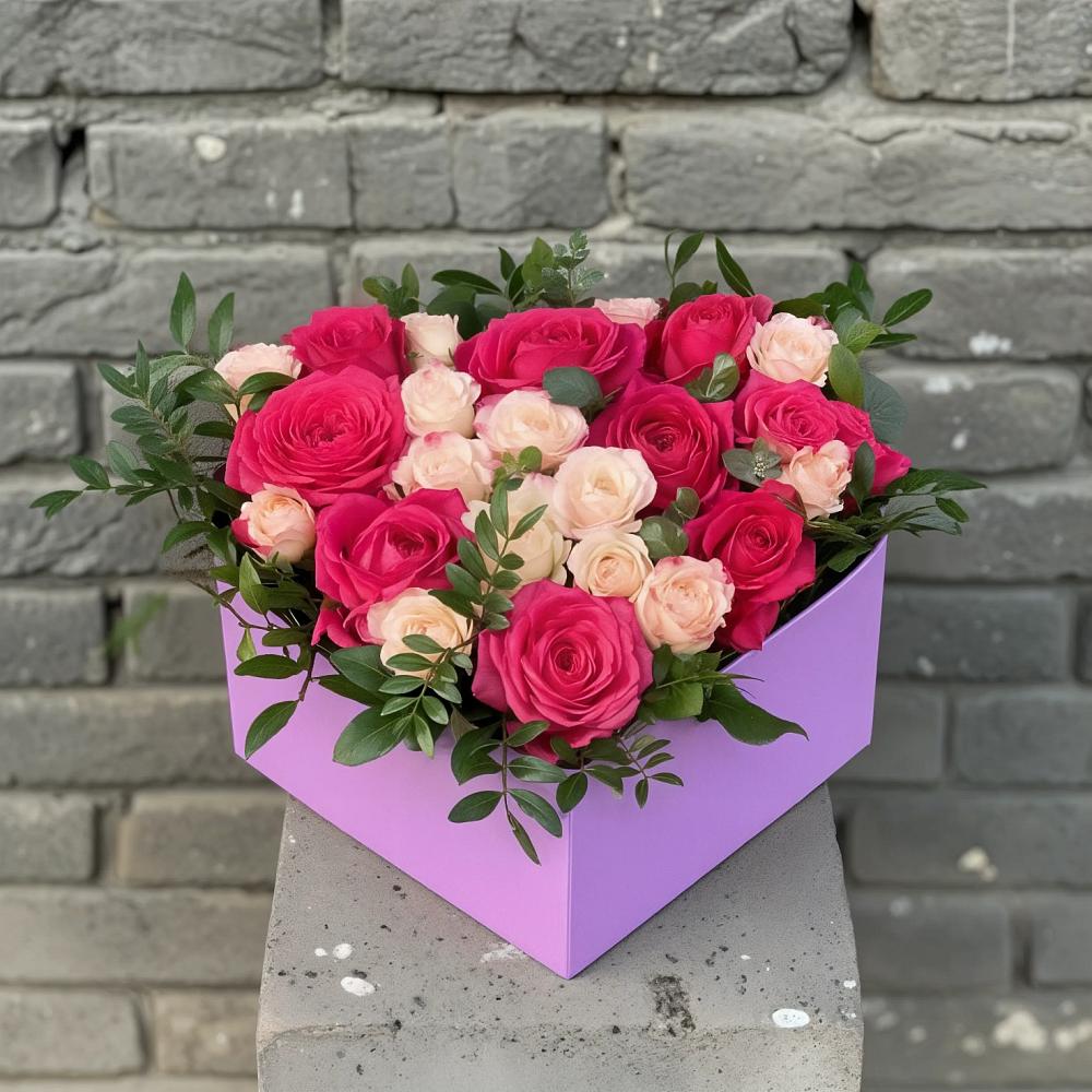 Цветочная композиция из Розы в коробке в Белая глина