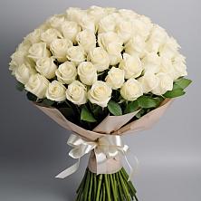 Букет 101 беля роза Белоснежка в Белая глина