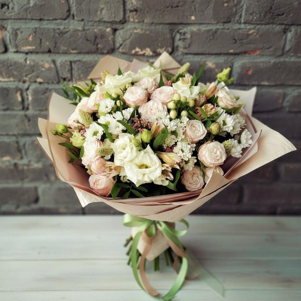 Букет цветов из: Альстромерии, Розы и Хризантемы в Белая глина