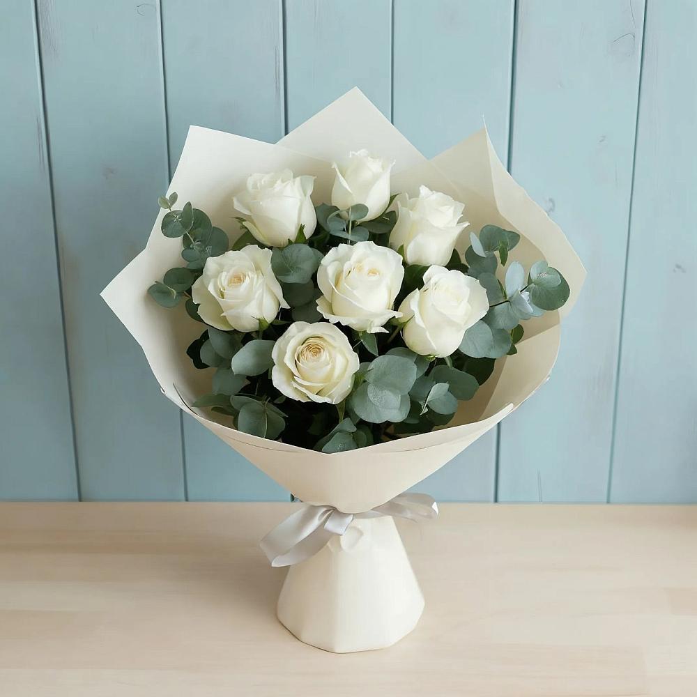 Букет Белые розы в Эвкалипте в Белая глина