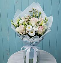 Букет цветов из:  Розы и Лизиантусы в Белая глина