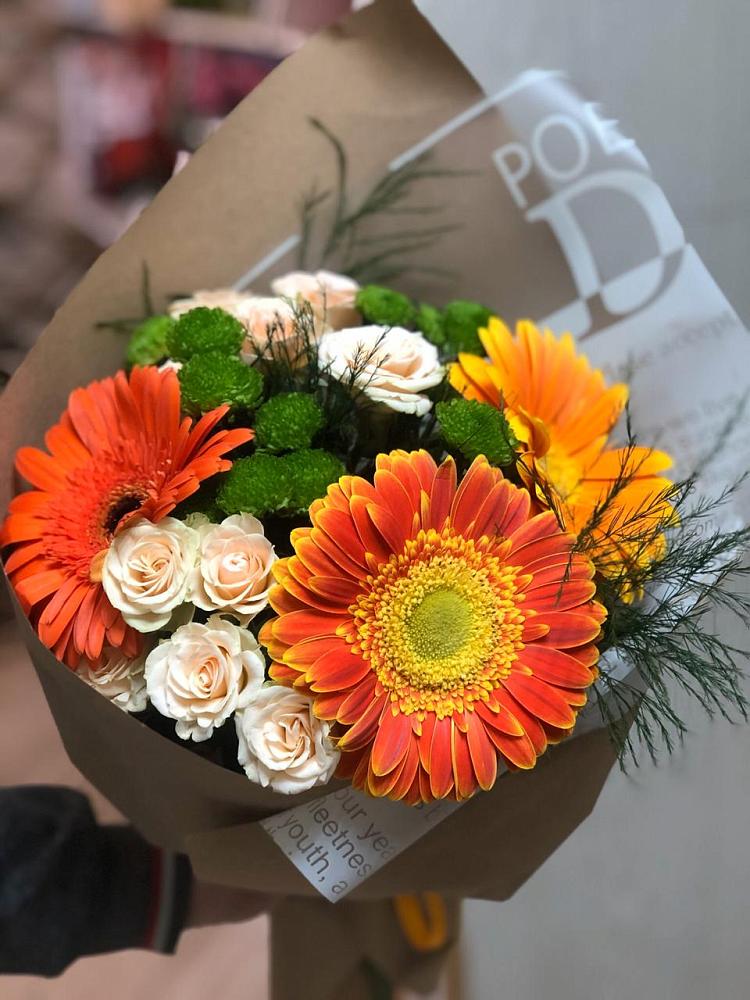 Букет цветов из: Герберы, Хризантемы и Розы в Белая глина