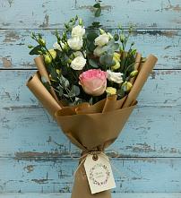 Букет цветов из:  Розы и Лизиантусы в Белая глина