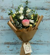 Букет цветов из:  Розы и Лизиантусы в Белая глина