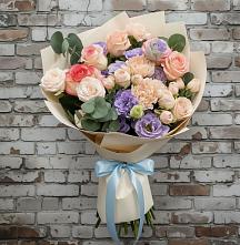 Букет цветов из:  Розы, Лизиантусы и Гвоздики в Белая глина